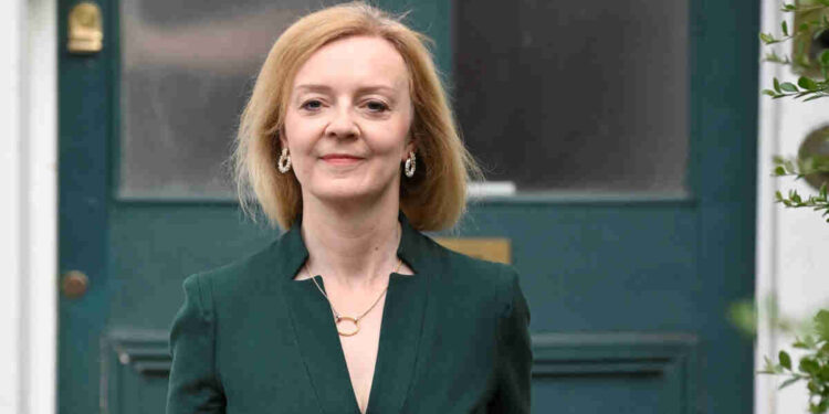 British Foreign Secretary and Conservative leadership candidate Liz Truss leaves her house in London, Britain, July 20, 2022. REUTERS/Toby Melville