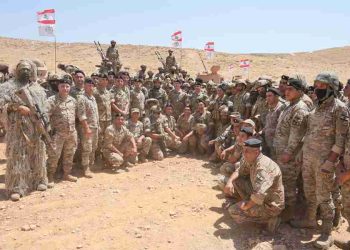 بالصور: قائد الجيش حضر مناورة تدريبية في جرد بريتال وتفقد قيادة فوج الحدود البرية الرابع: لن نتخلى عن الدفاع عن كل شبر من أرضنا