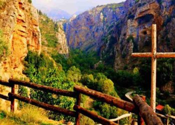 بيع الأراضي يثير هواجس مسيحية من تغيّر ديموغرافي في لبنان